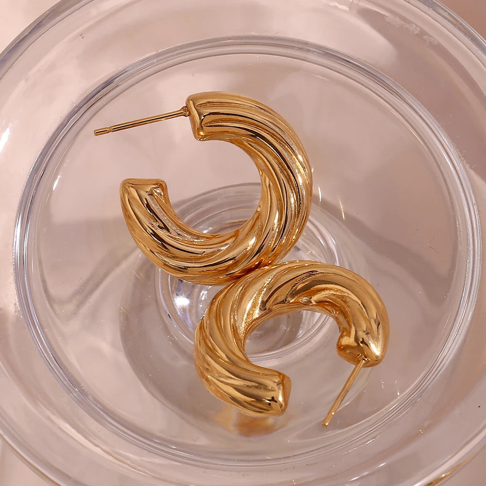 Brinco Argola Torcida Banhado a Ouro 18K