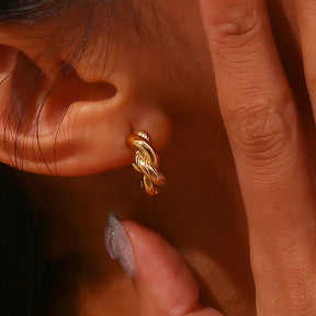 Brinco Argola Pequena Twist Banhado a Ouro 18K