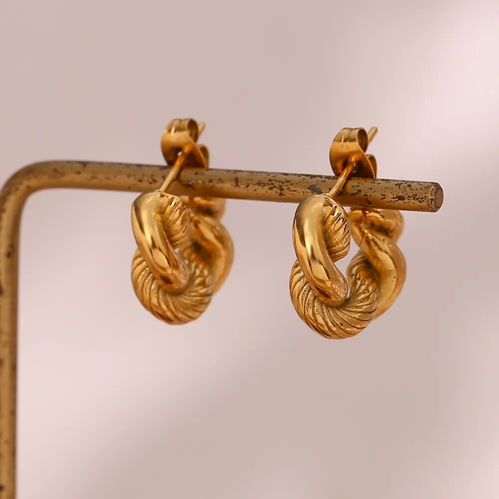 Brinco Argola Pequena Twist Banhado a Ouro 18K