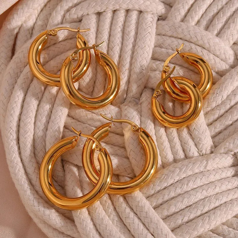 Brinco Argola Clássica Fecho Vintage Banhado a Ouro 18K