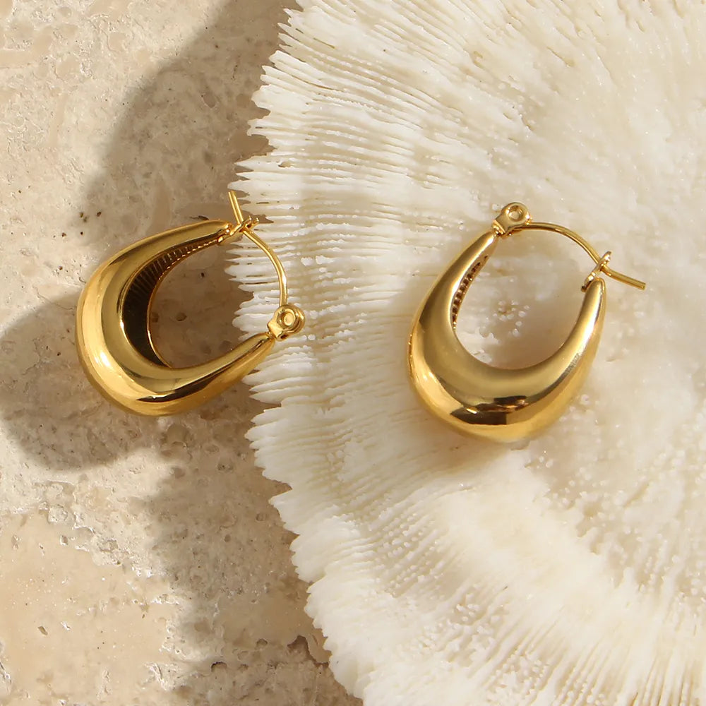 Brinco Argola Média U Banhado a Ouro 18K