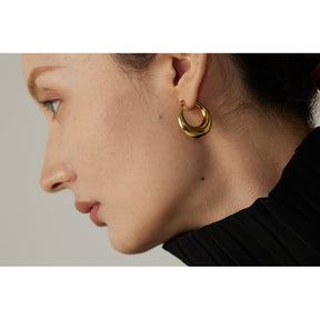 Brinco Argola Lisa Oval Banhado a Ouro 18K