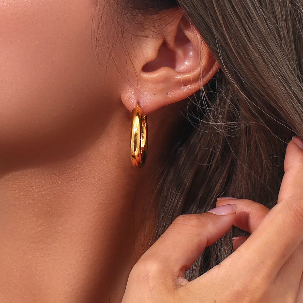 Brinco Argola Clássica Fecho Vintage Banhado a Ouro 18K