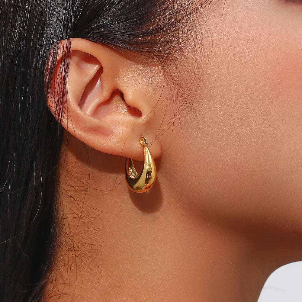 Brinco Argola Média U Banhado a Ouro 18K