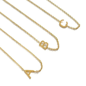 Colar de Letra Minimalista banhado a Ouro 18K